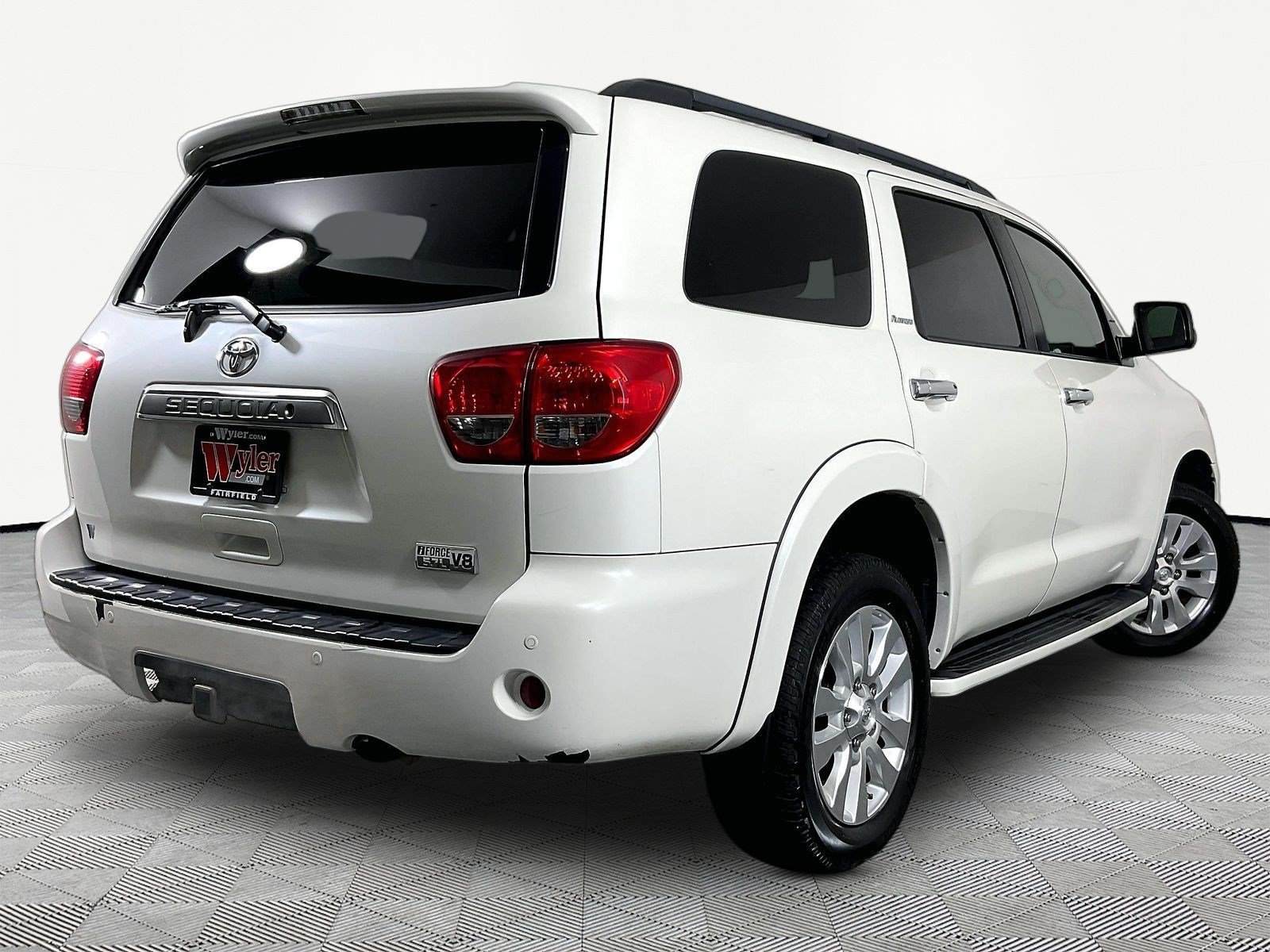 Used 2017 Toyota Sequoia Platinum RWD image 6