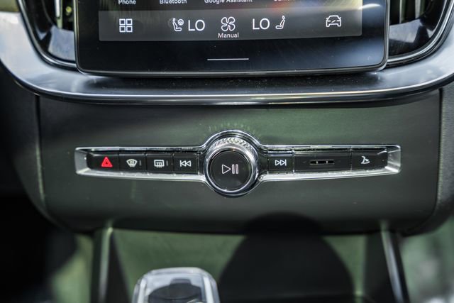 Used 2025 Volvo XC90 B6 Plus image 23