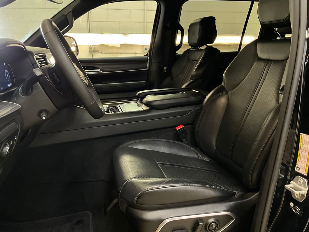 Used 2024 Jeep Wagoneer L Series III w/ Flexible Seating Group image 11