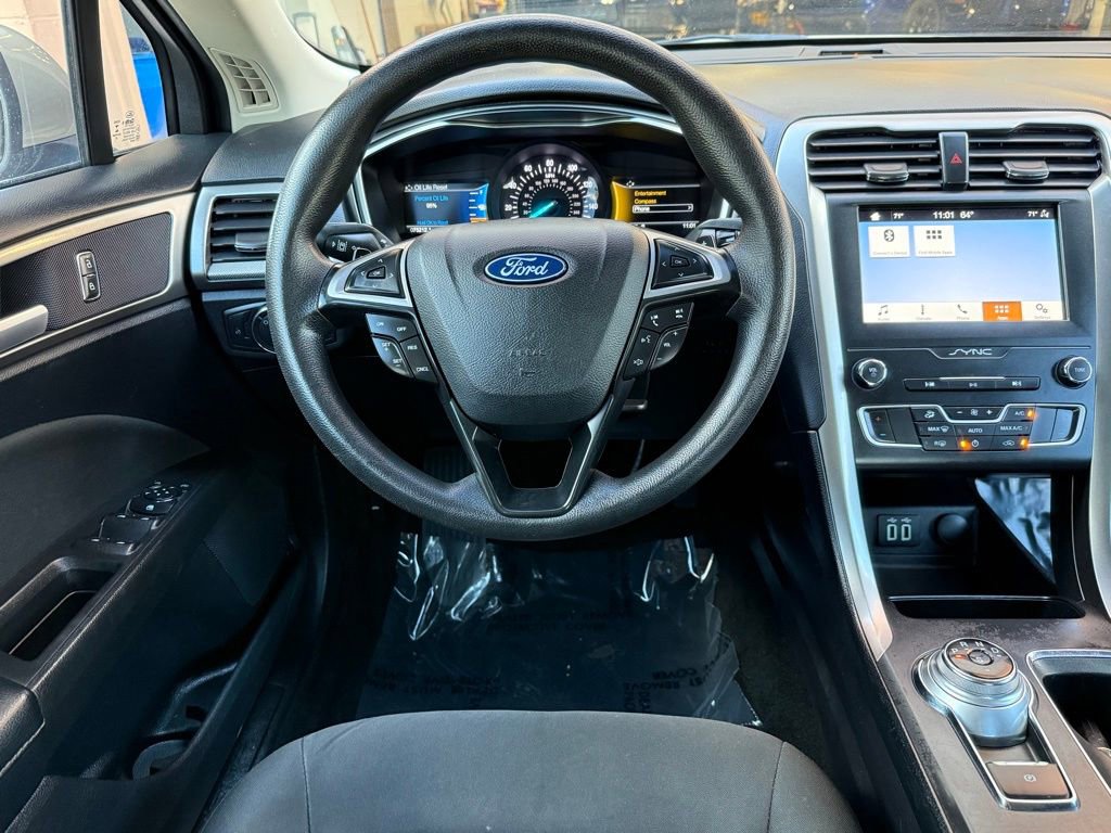 Used 2019 Ford Fusion SE FWD image 22