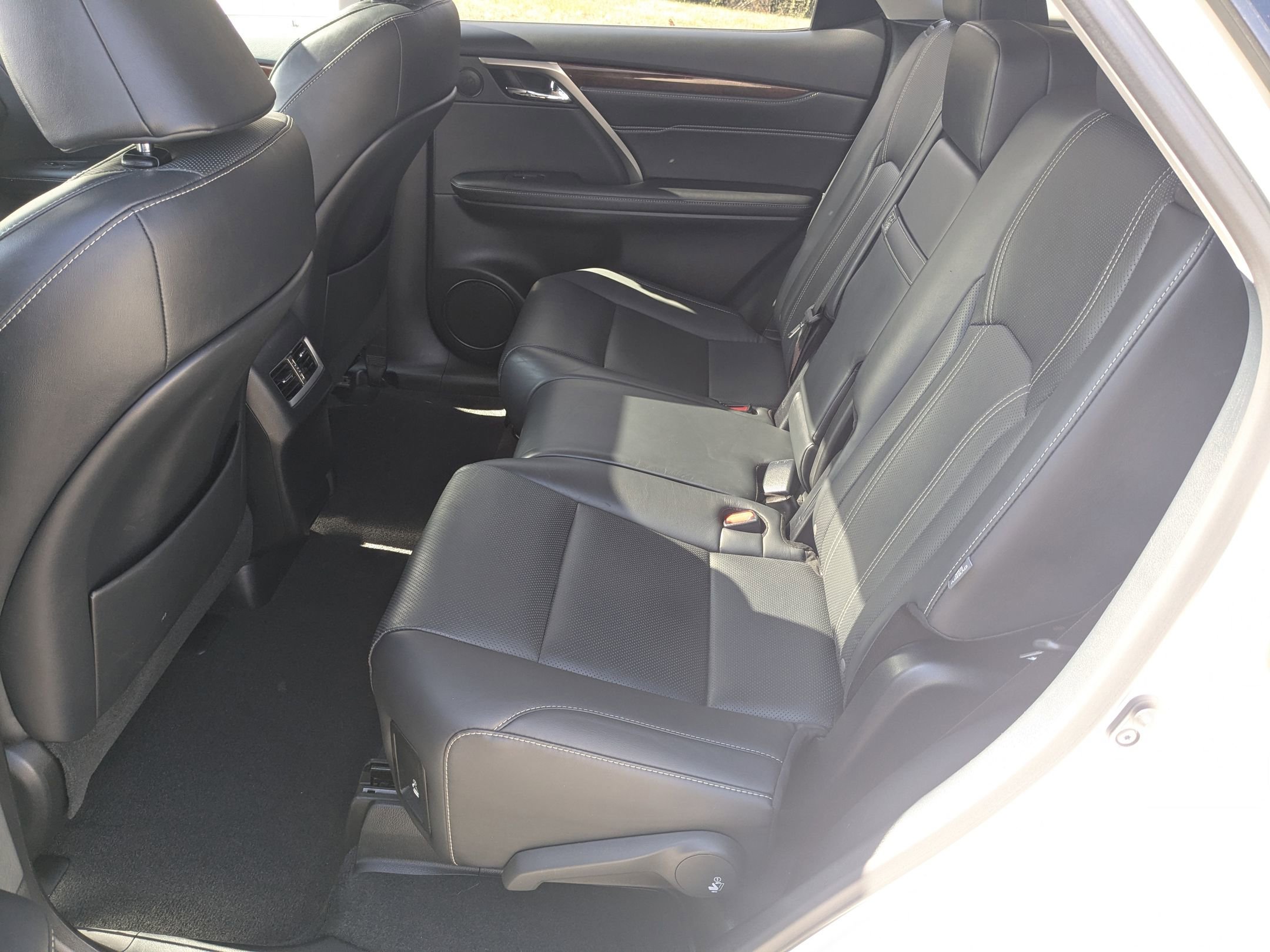 Used 2018 Lexus RX 350L FWD w/ Premium Package image 25