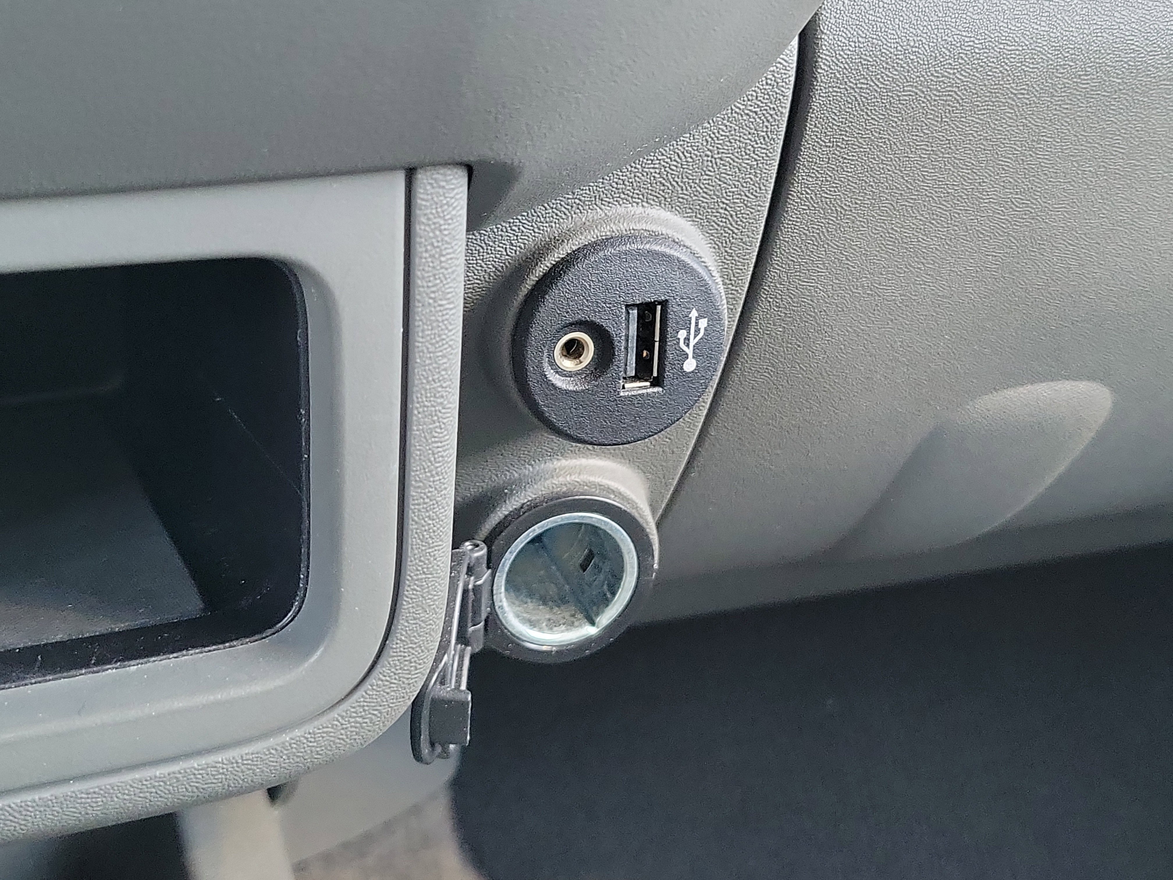 Used 2019 Nissan Frontier SV image 29