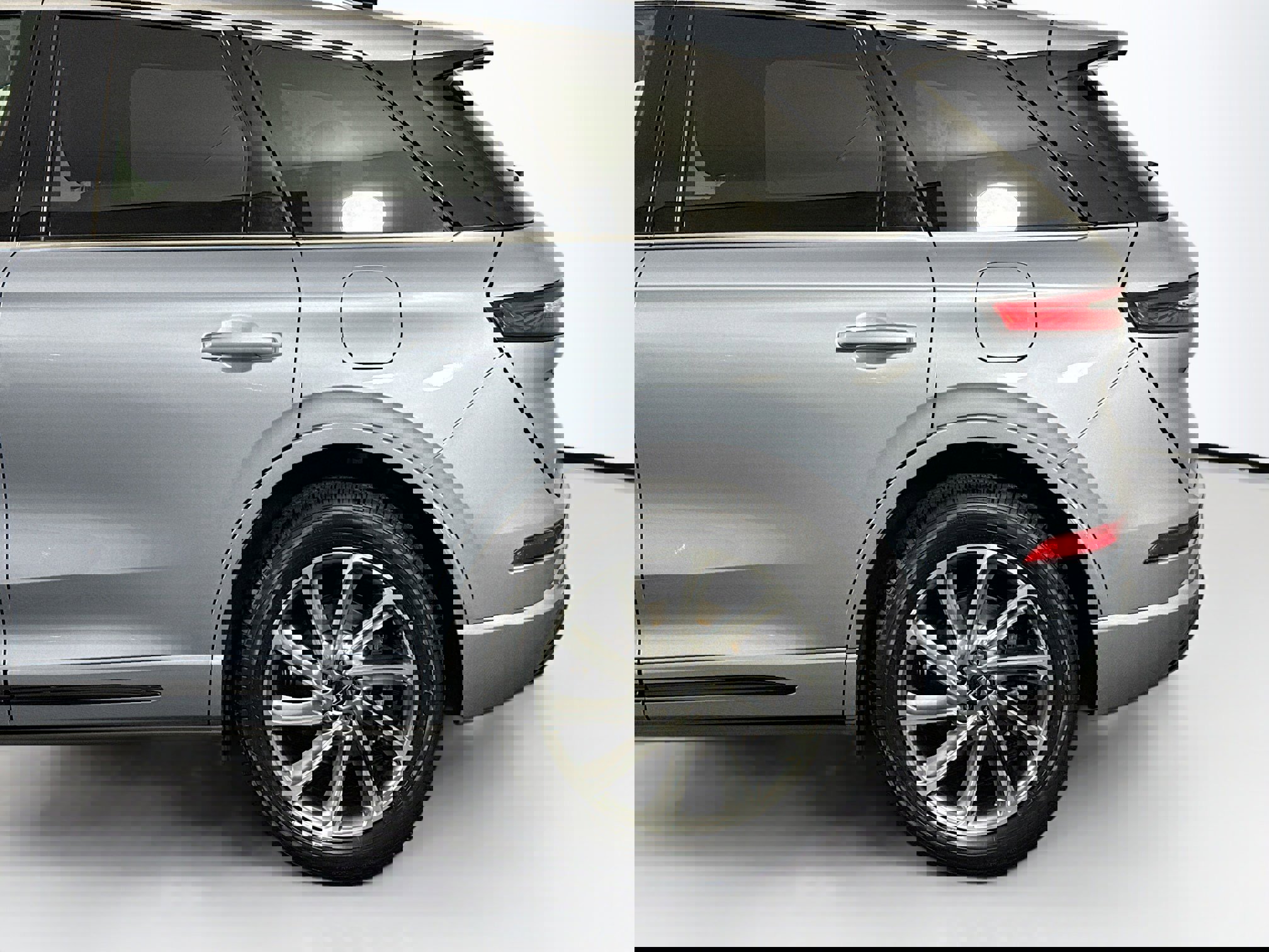 Used 2022 Lincoln Corsair Grand Touring w/ Towing Package image 45