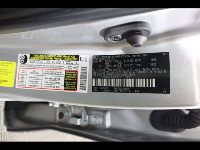 Used 2024 Toyota Highlander LE image 29