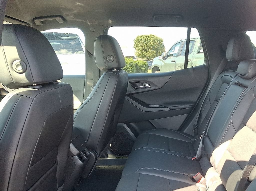 New 2026 Chevrolet Equinox LT w/ Convenience Package II FWD image 7