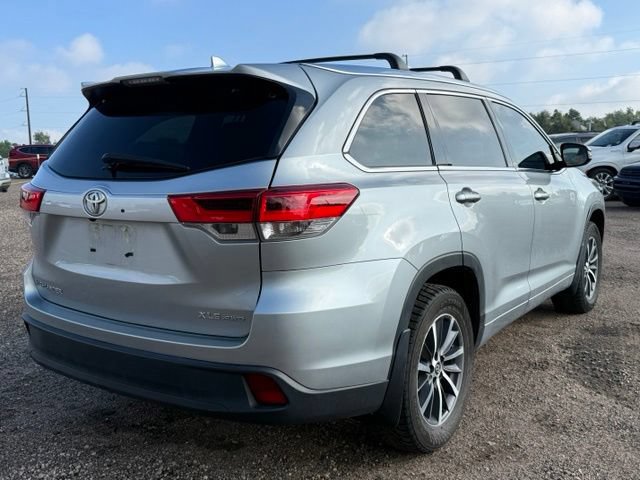Used 2018 Toyota Highlander XLE AWD/4WD image 6
