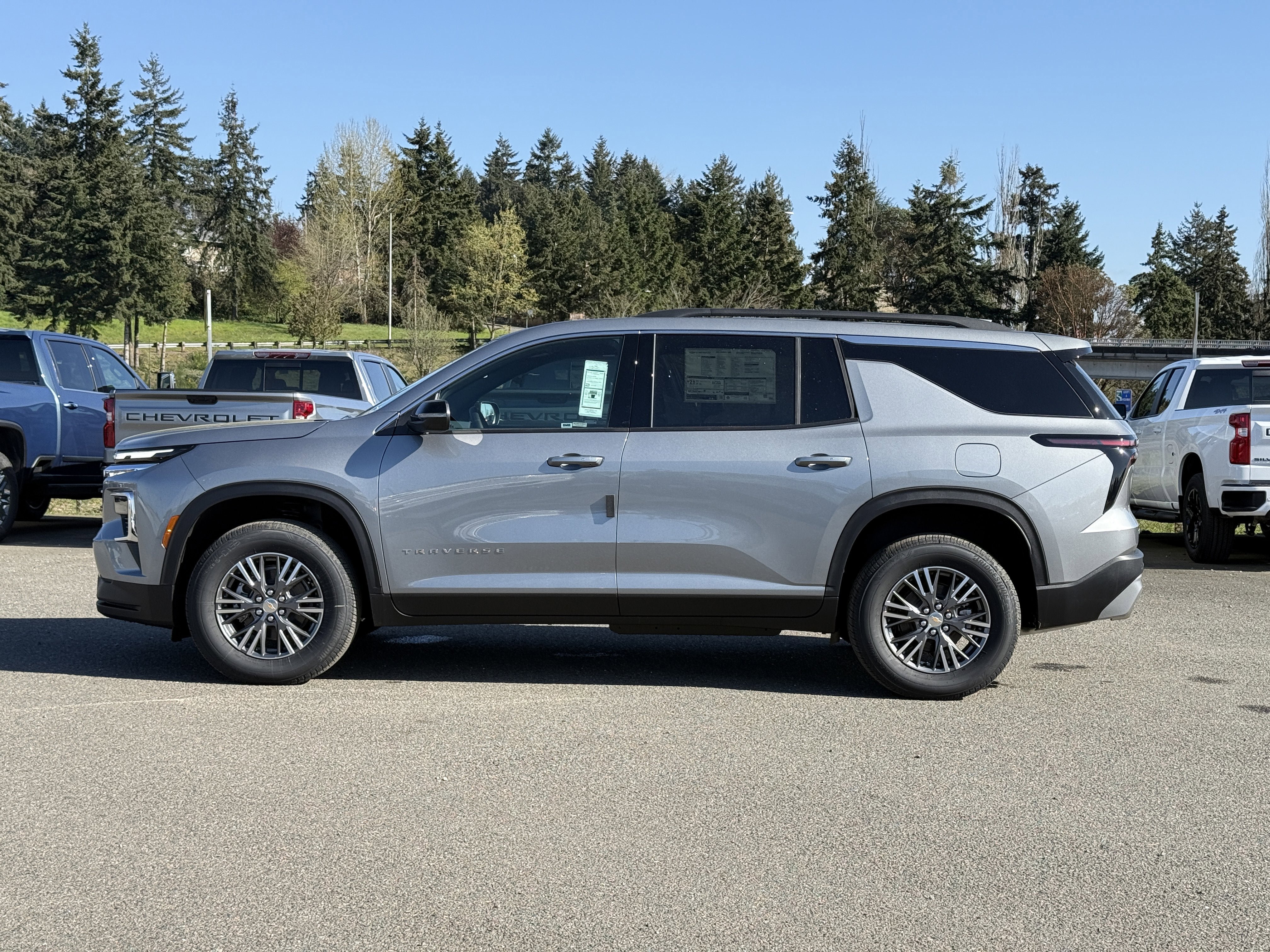 New 2026 Chevrolet Traverse LT AWD/4WD image 2