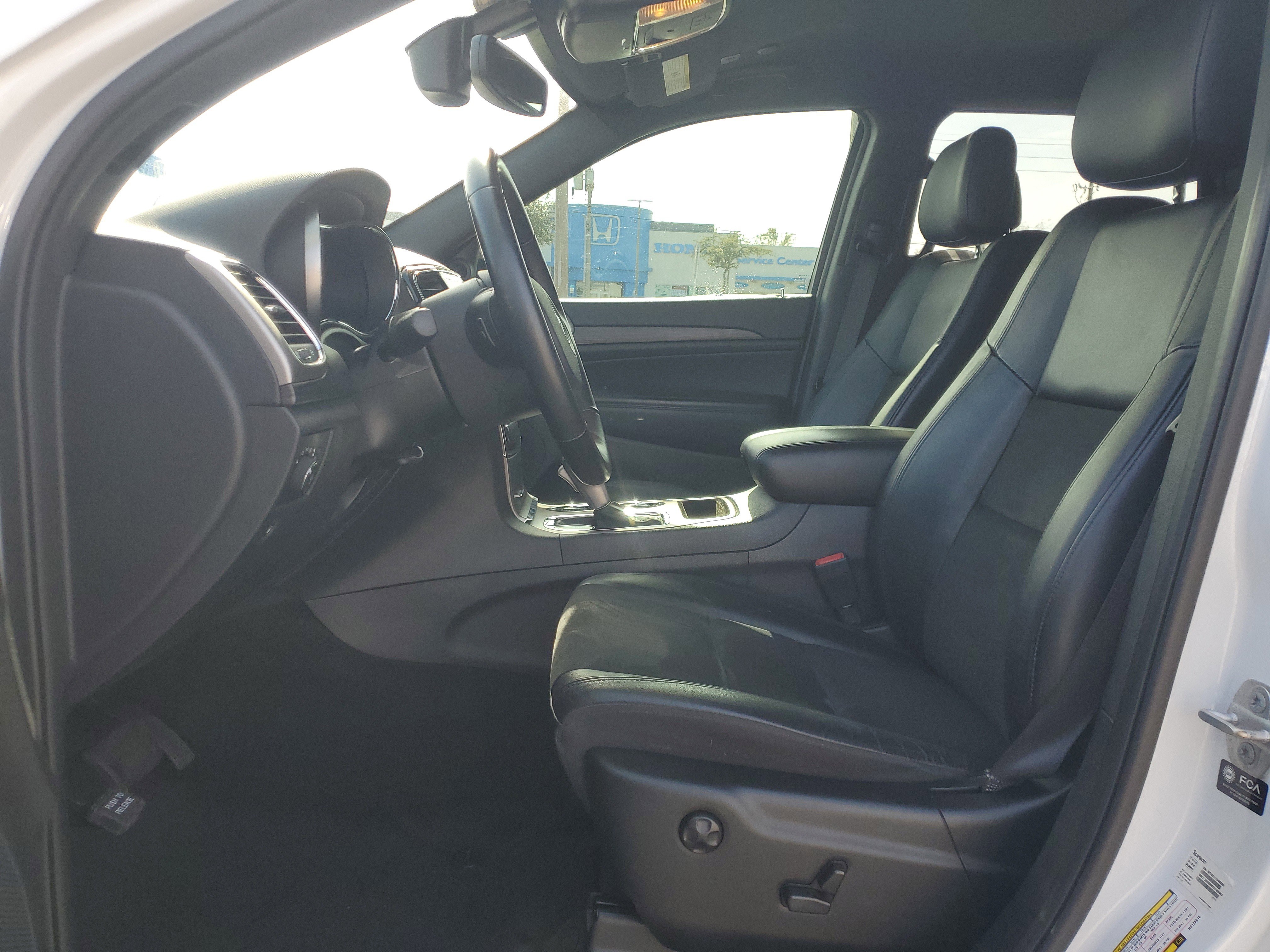 Used 2022 Jeep Grand Cherokee Laredo X image 13