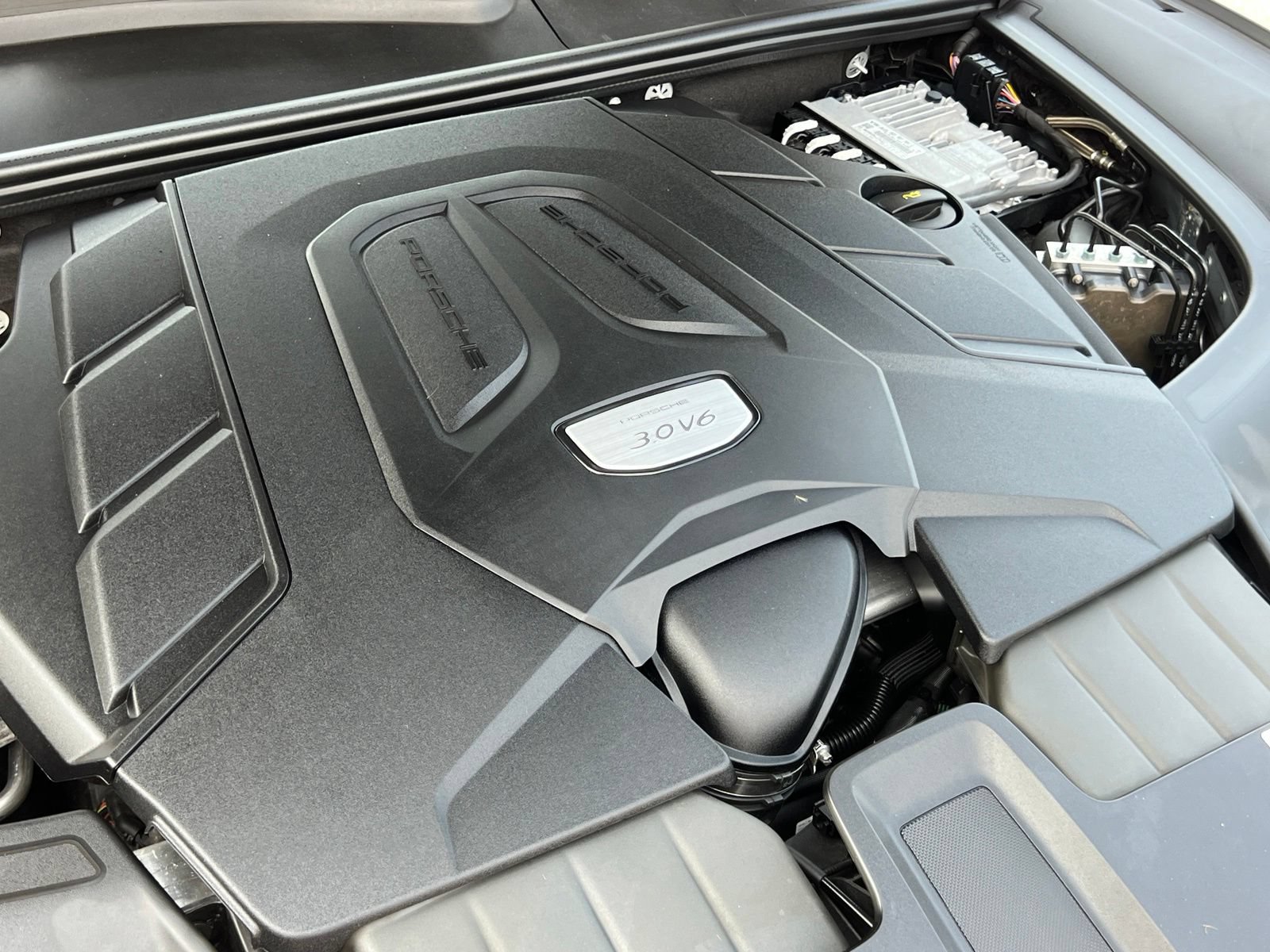 Certified 2023 Porsche Cayenne AWD/4WD image 40
