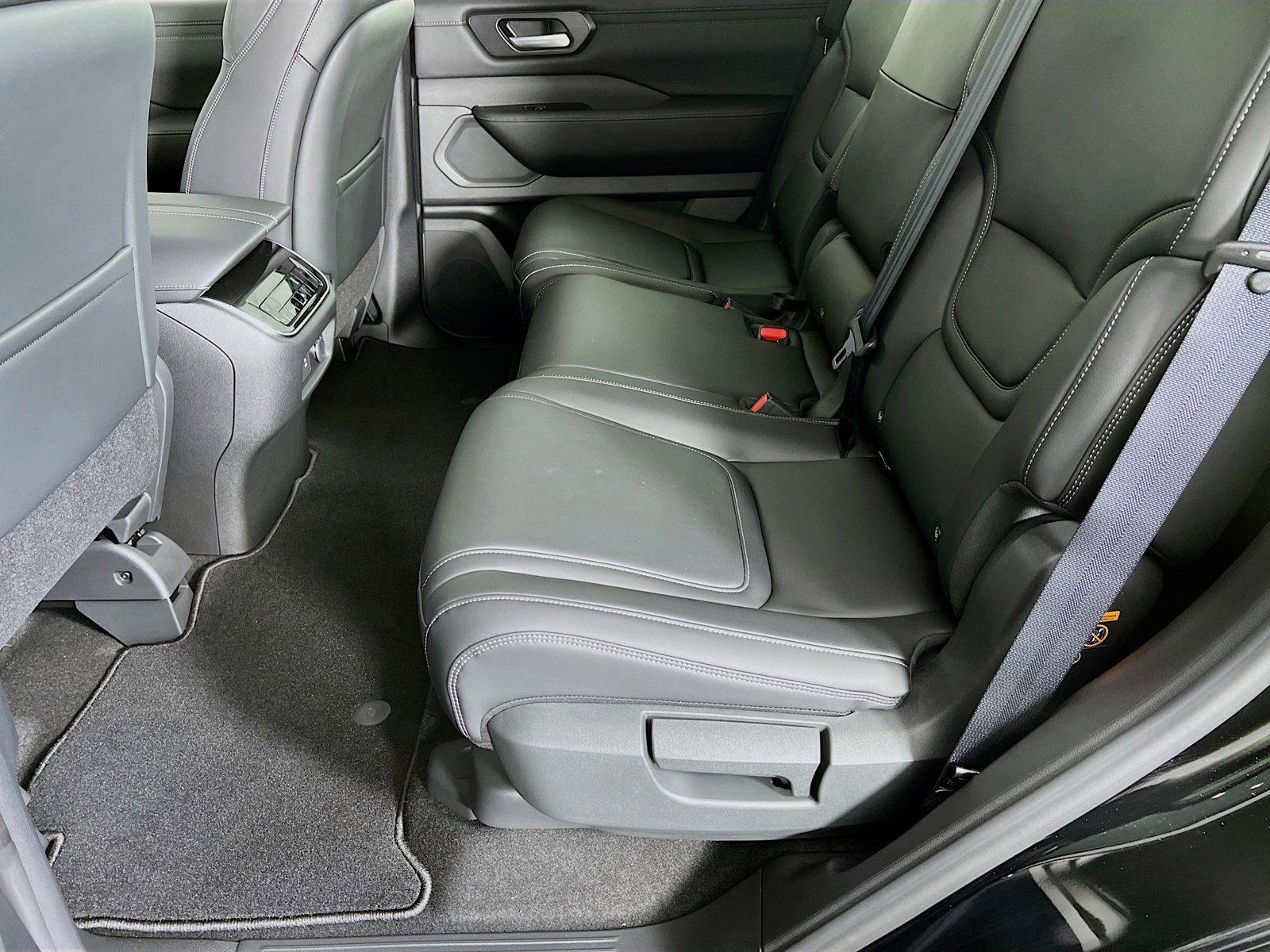 New 2026 Nissan Armada SV AWD/4WD image 5
