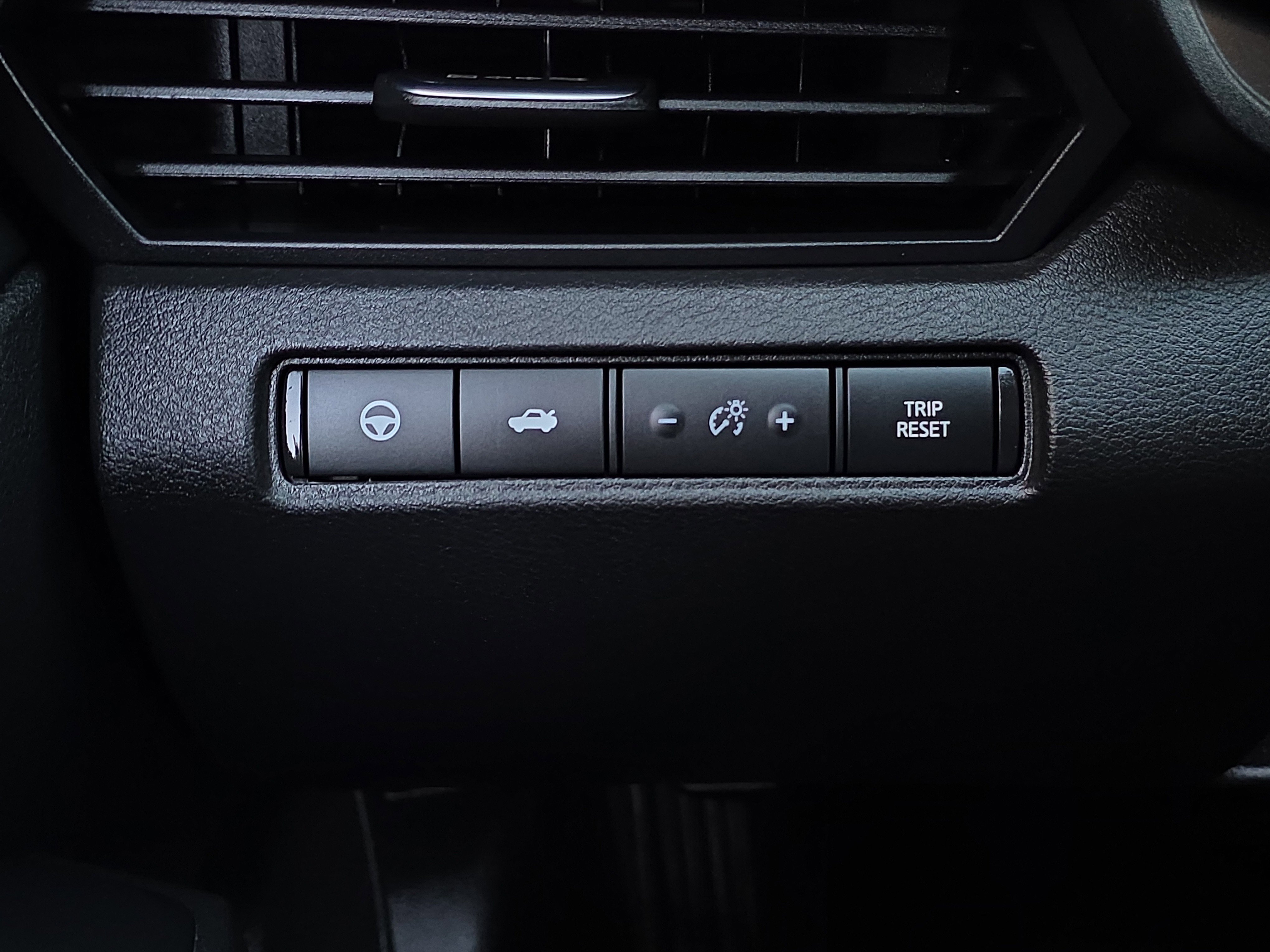 Used 2024 Nissan Altima 2.5 SV image 25