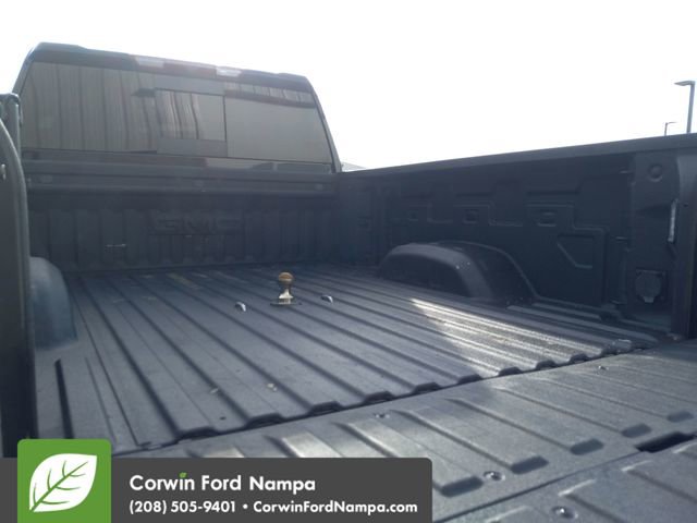 Used 2023 GMC Sierra 2500 SLT w/ SLT Premium Package image 29