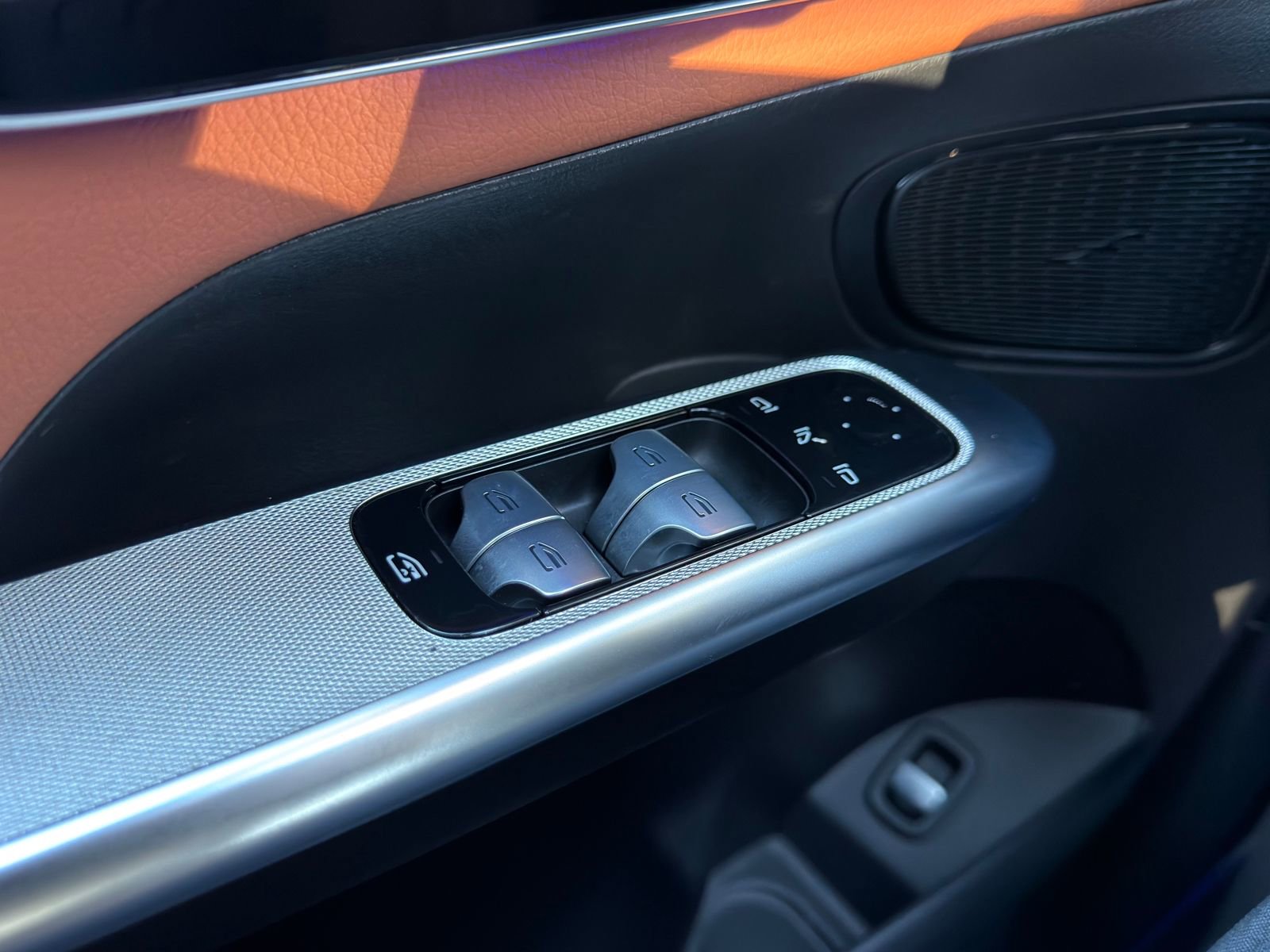 Used 2024 Mercedes-Benz GLC 300 image 20