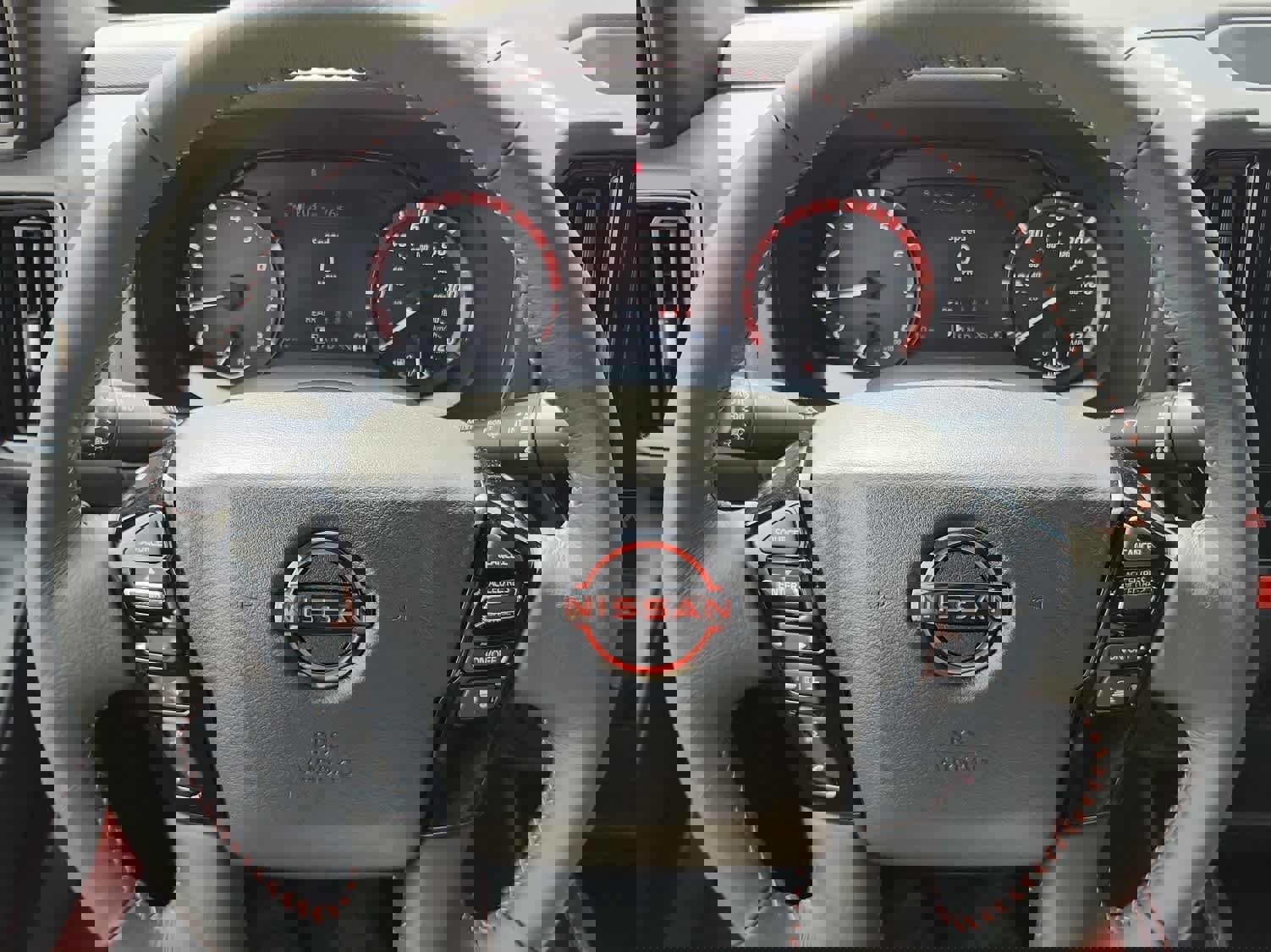 New 2025 Nissan Frontier PRO-4X AWD/4WD image 15