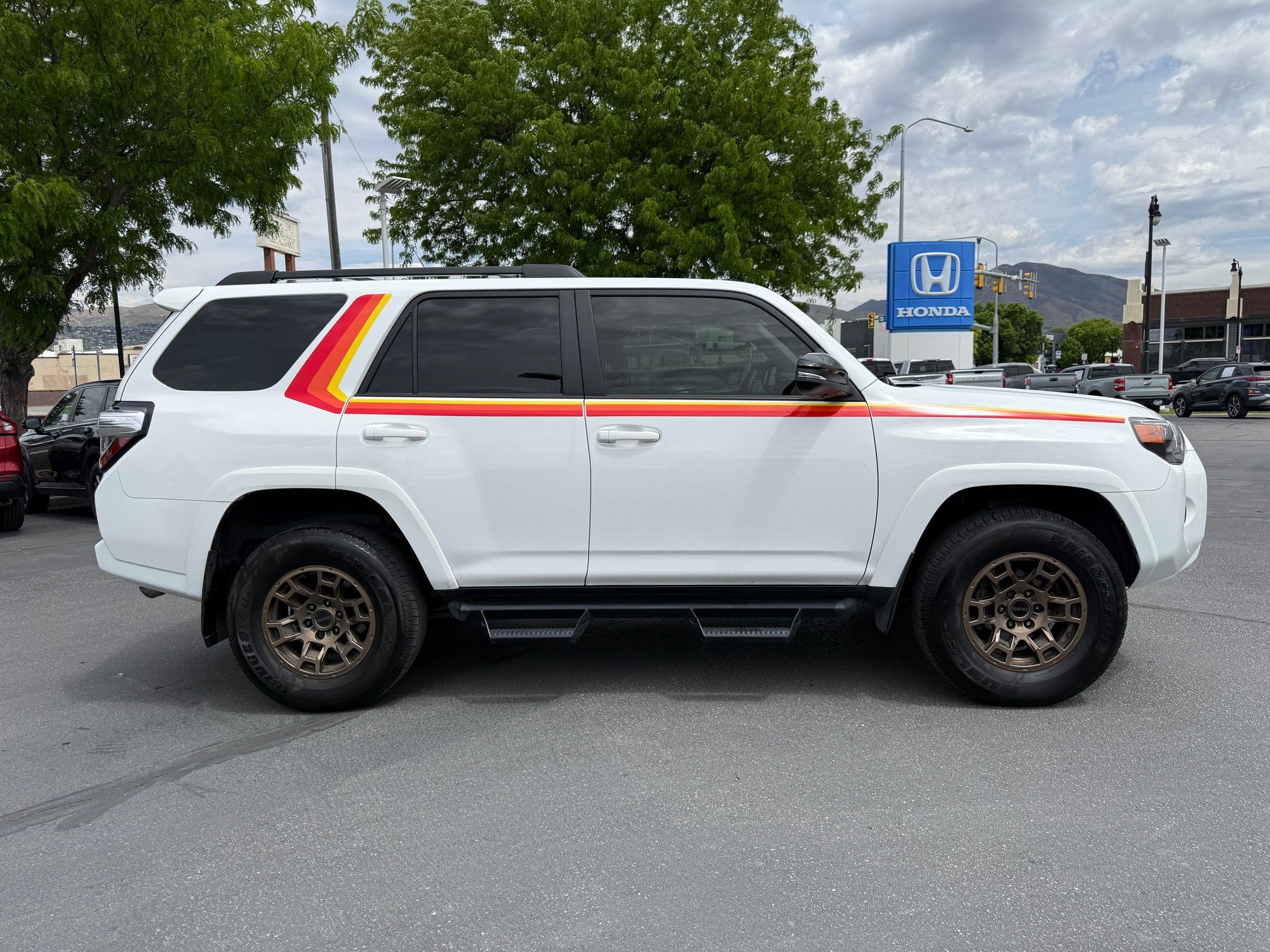 Used 2023 Toyota 4Runner 40th Anniversary SE AWD/4WD image 2