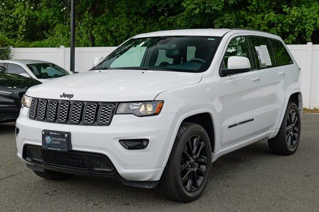 Used 2022 Jeep Grand Cherokee Laredo X image 4