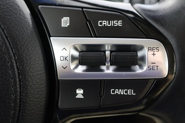 Used 2019 Kia Cadenza Technology FWD image 12