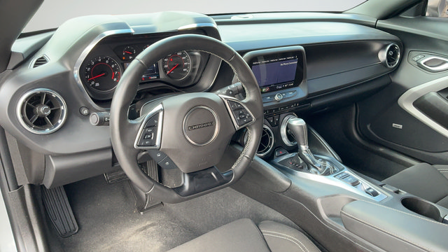 Used 2024 Chevrolet Camaro LT w/ Technology Package RWD image 9