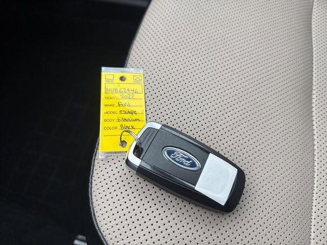 Used 2022 Ford Escape Titanium w/ Titanium Elite Package AWD/4WD image 33