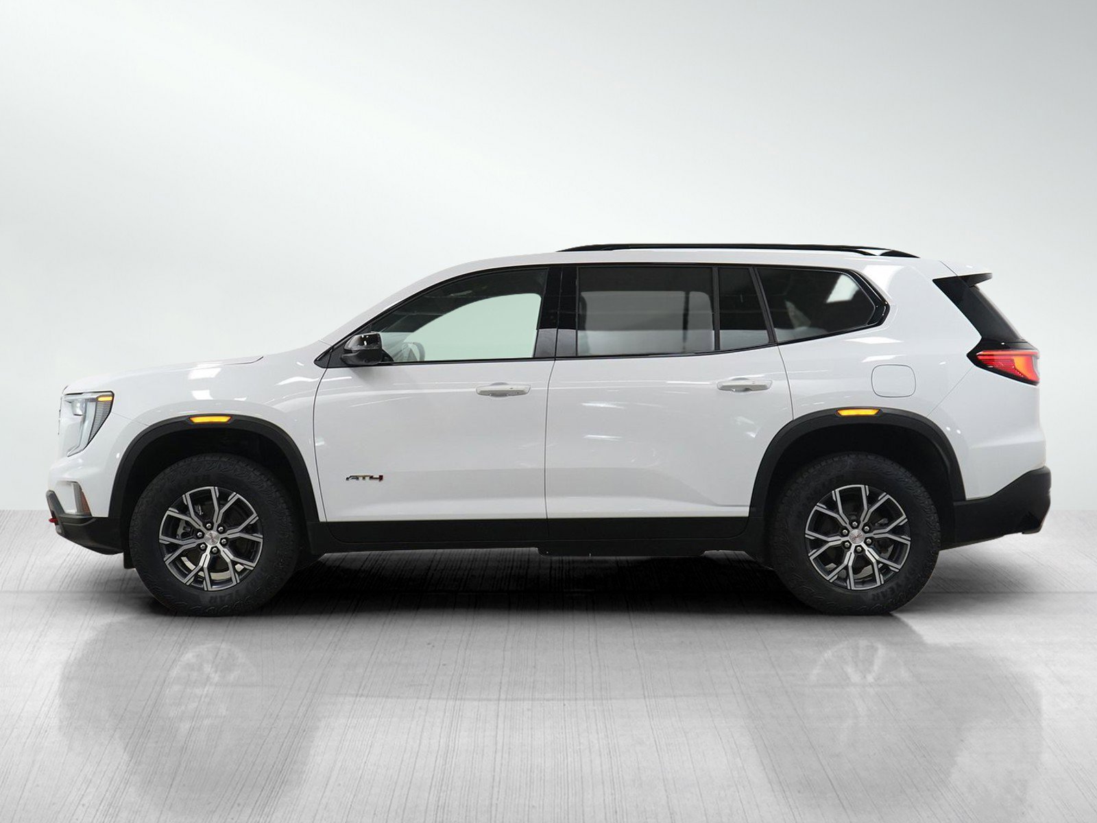 Used 2025 GMC Acadia AT4 AWD/4WD image 2