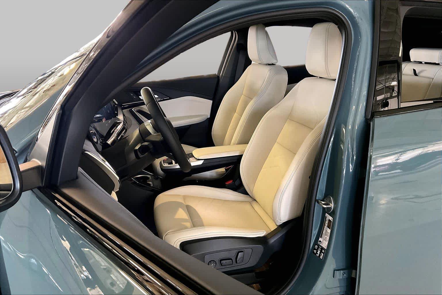 New 2026 BMW X2 xDrive28i w/ Technology Package AWD/4WD image 9