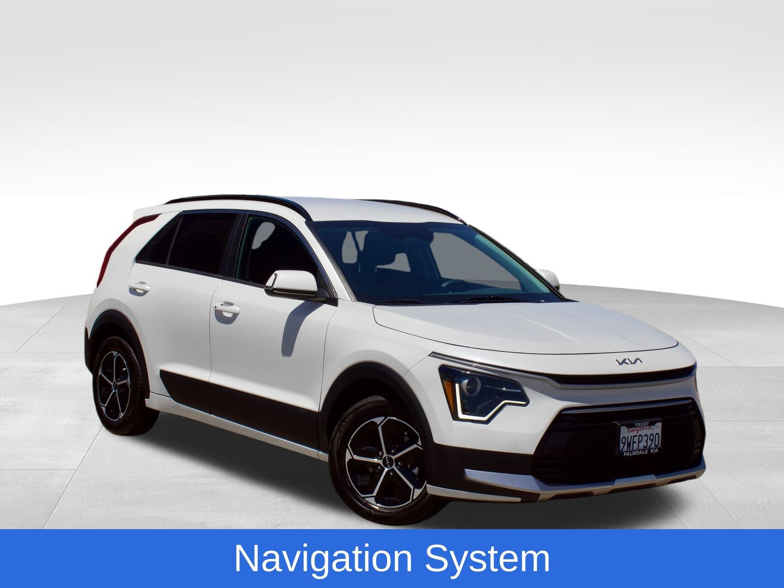 Used 2025 Kia Niro EX FWD image 2