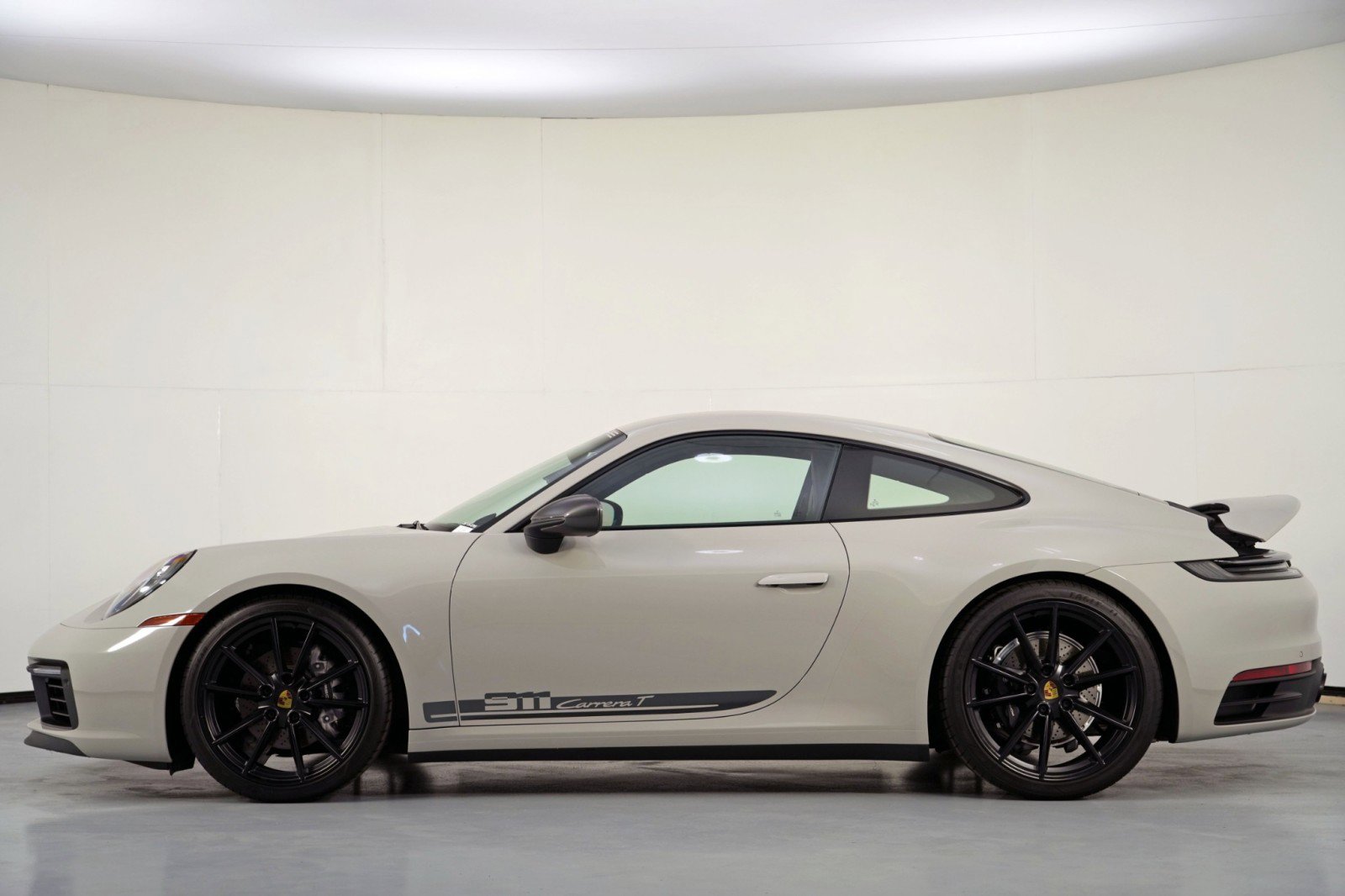 Used 2024 Porsche 911 Carrera T RWD image 9
