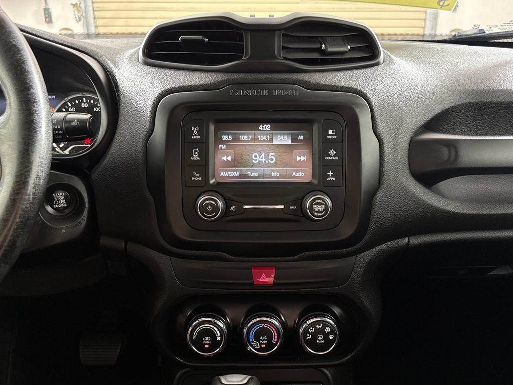 Used 2016 Jeep Renegade Trailhawk AWD/4WD image 17