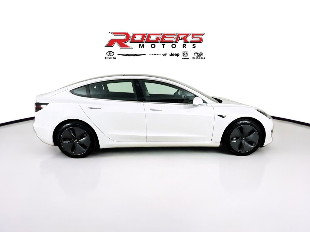 Used 2020 Tesla Model 3 Standard Range RWD image 9