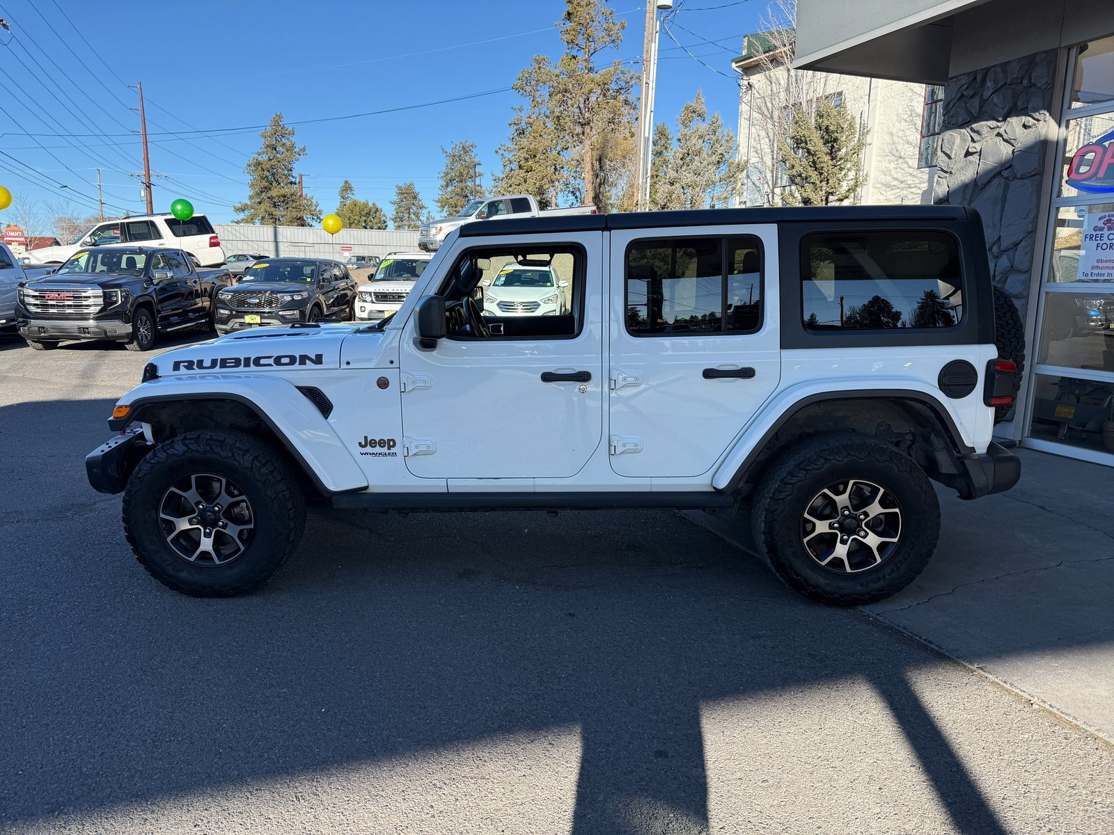 Used 2018 Jeep Wrangler Unlimited Rubicon w/ Uconnect 4C Nav & Sound Group image 2