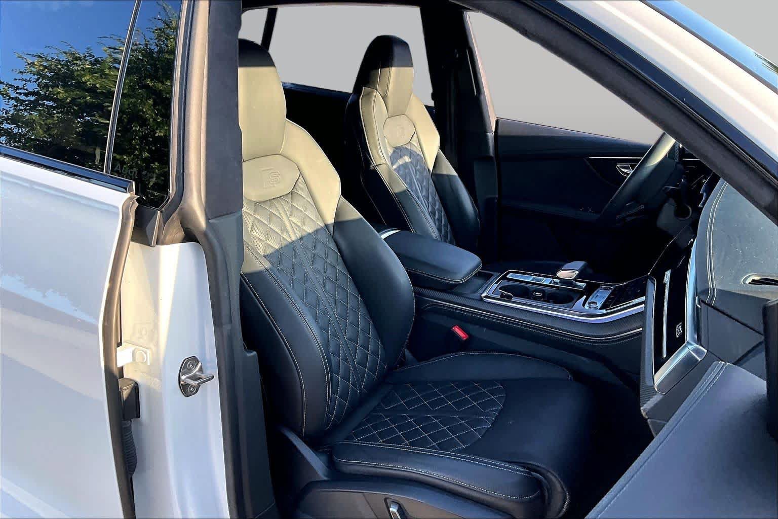 Used 2024 Audi SQ8 Prestige AWD/4WD image 9