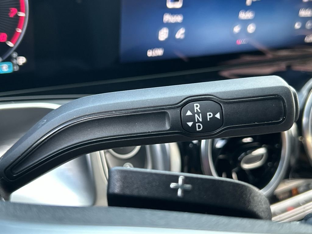 Used 2025 Mercedes-Benz GLB 250 4MATIC image 15