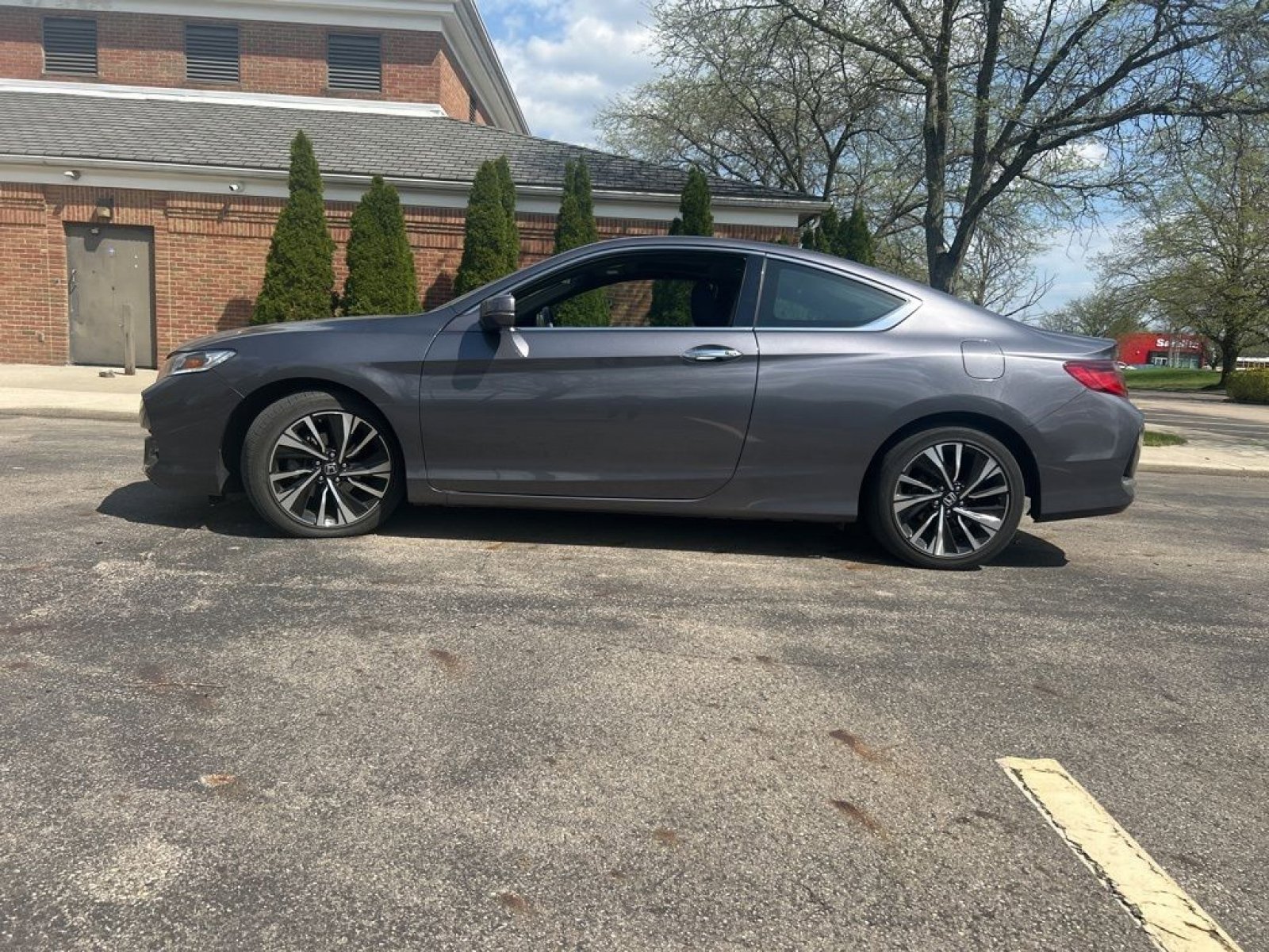 Used 2017 Honda Accord EX image 6