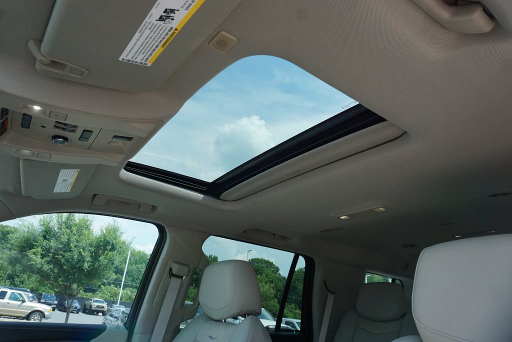 Used 2020 Cadillac Escalade Luxury AWD/4WD image 12
