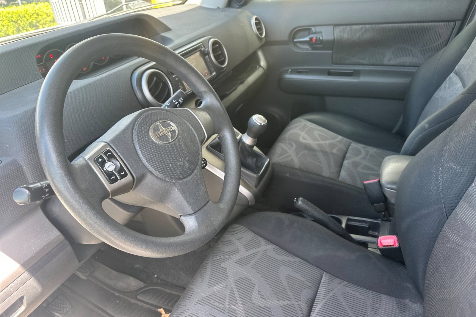 Used 2015 Scion xB FWD image 10