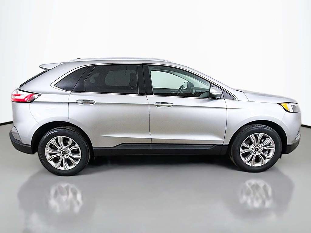 Used 2024 Ford Edge Titanium AWD/4WD image 16