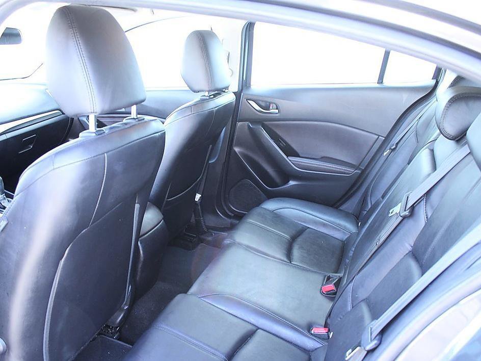 Used 2017 MAZDA MAZDA3 Touring FWD image 12