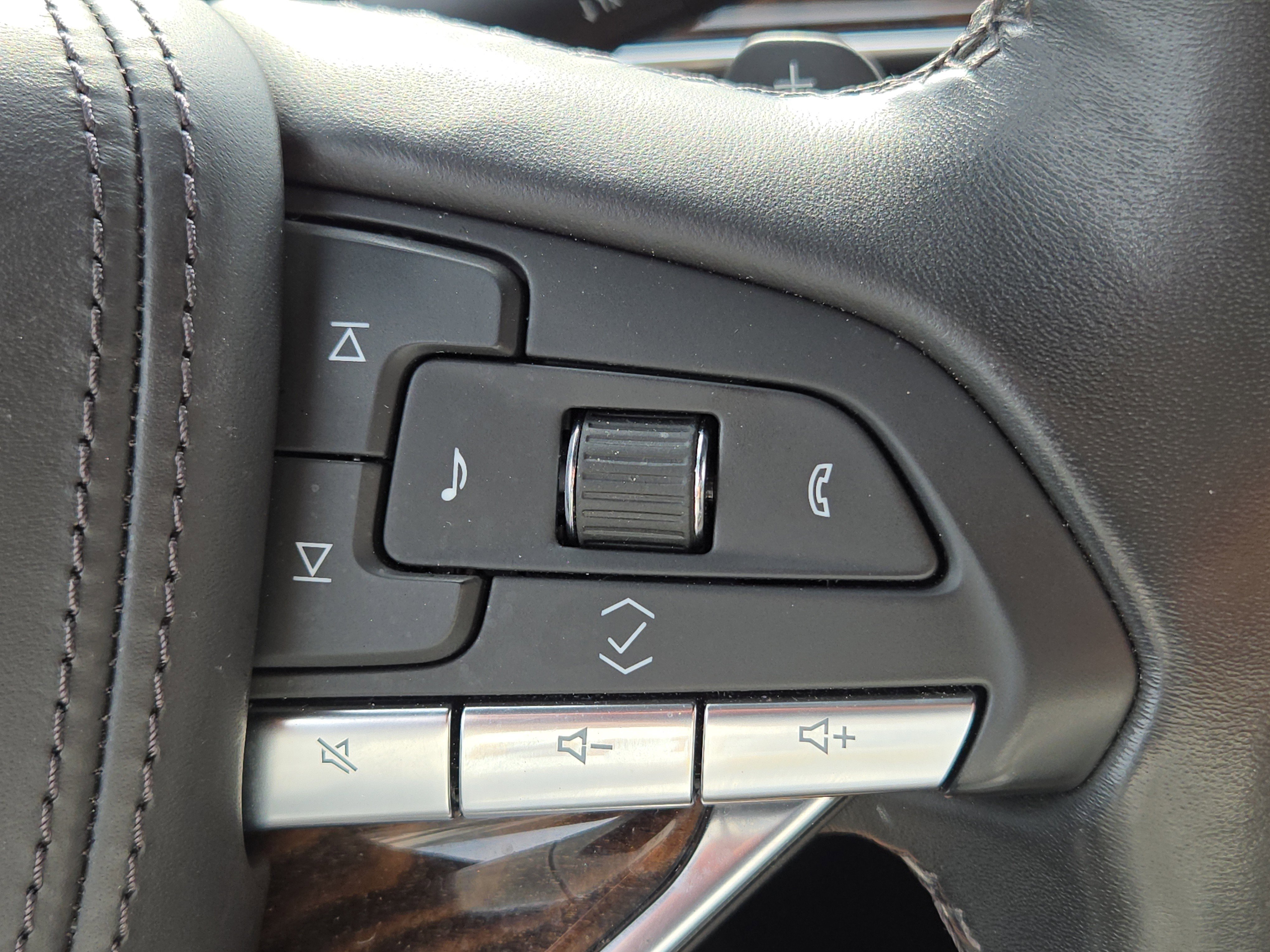 Used 2022 Cadillac Escalade Sport Platinum image 26