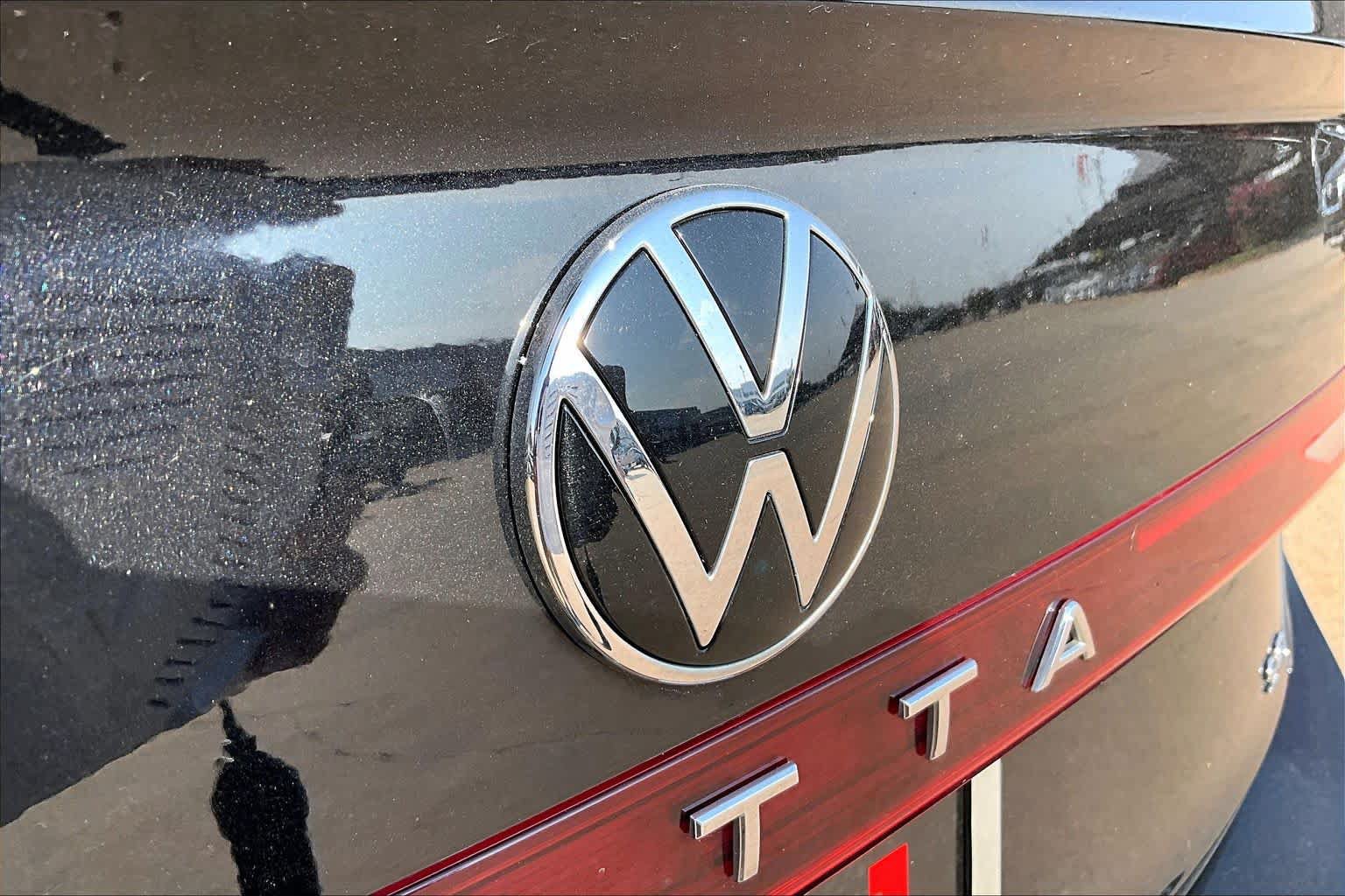 Used 2025 Volkswagen Jetta SE FWD image 27