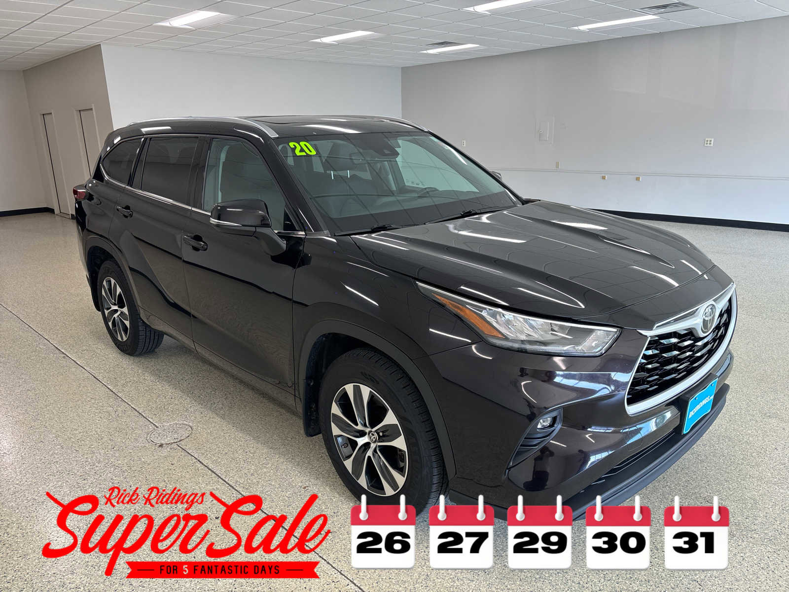 Used 2020 Toyota Highlander XLE image 3