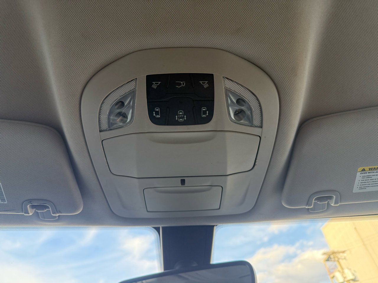 Used 2020 Chrysler Pacifica Touring-L image 17