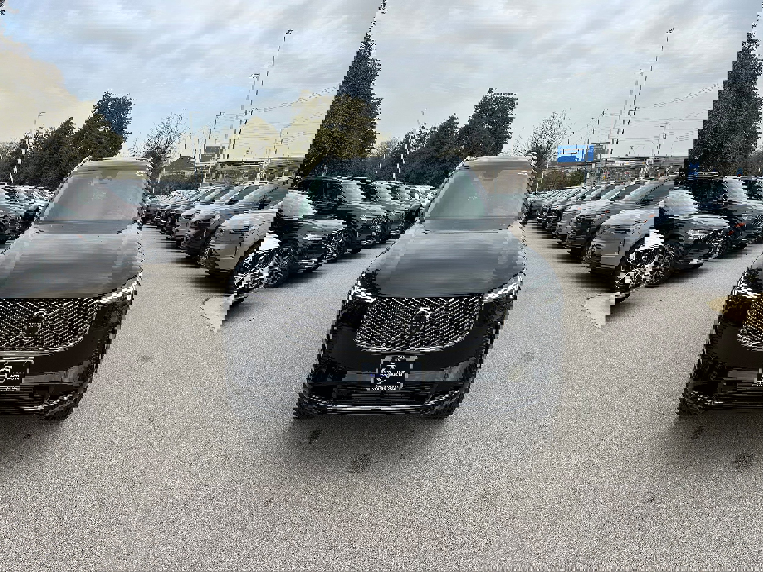 New 2025 Volvo XC90 T8 Plus w/ Protection Package Premier image 6