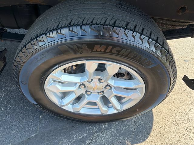 Used 2023 Chevrolet Silverado 1500 LT AWD/4WD image 25