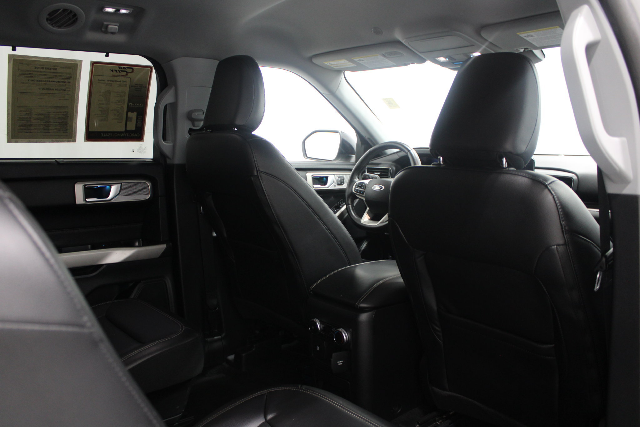 Used 2023 Ford Explorer Limited w/ Equipment Group 301A AWD/4WD image 20