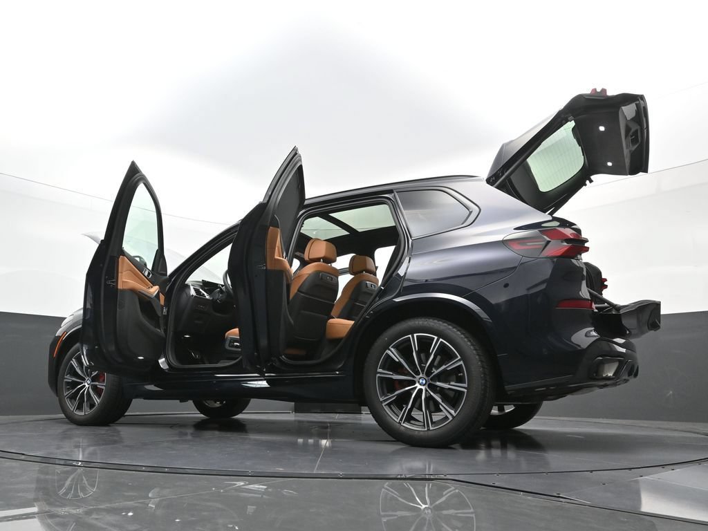 New 2026 BMW X5 xDrive40i w/ M Sport Package AWD/4WD image 43
