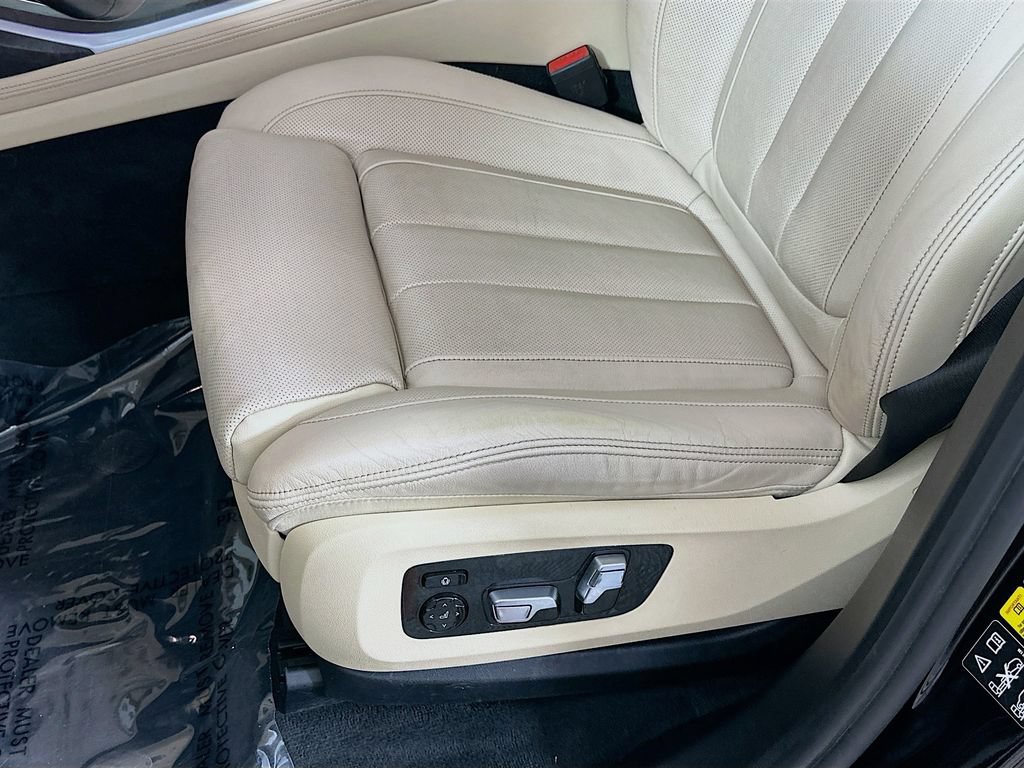 Used 2022 BMW X7 xDrive40i w/ Premium Package AWD/4WD image 27