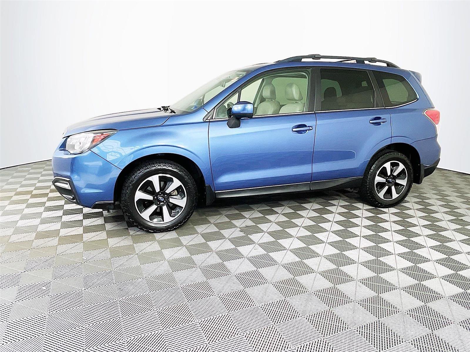 Used 2017 Subaru Forester 2.5i Limited AWD/4WD image 4