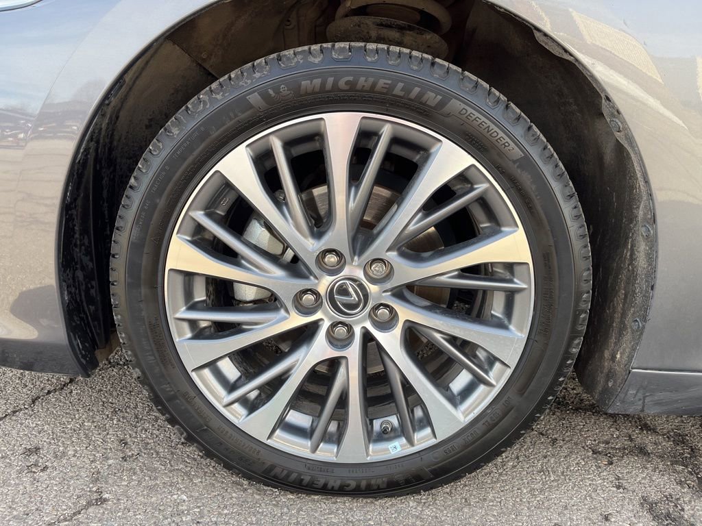 Used 2019 Lexus ES 350 Ultra Luxury image 15