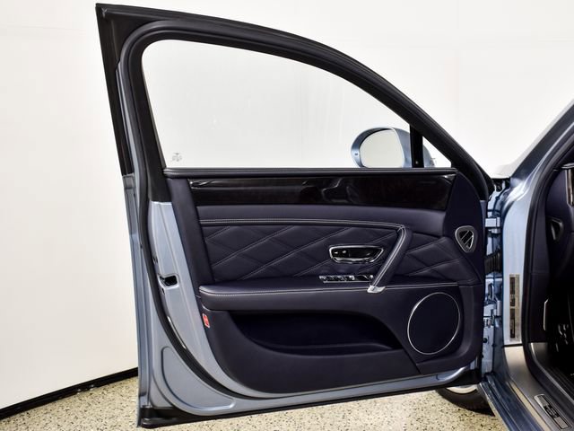 Used 2016 Bentley Flying Spur W12 image 19