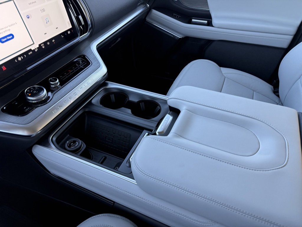 New 2025 Ford Expedition Max Platinum w/ Driver's Package image 16